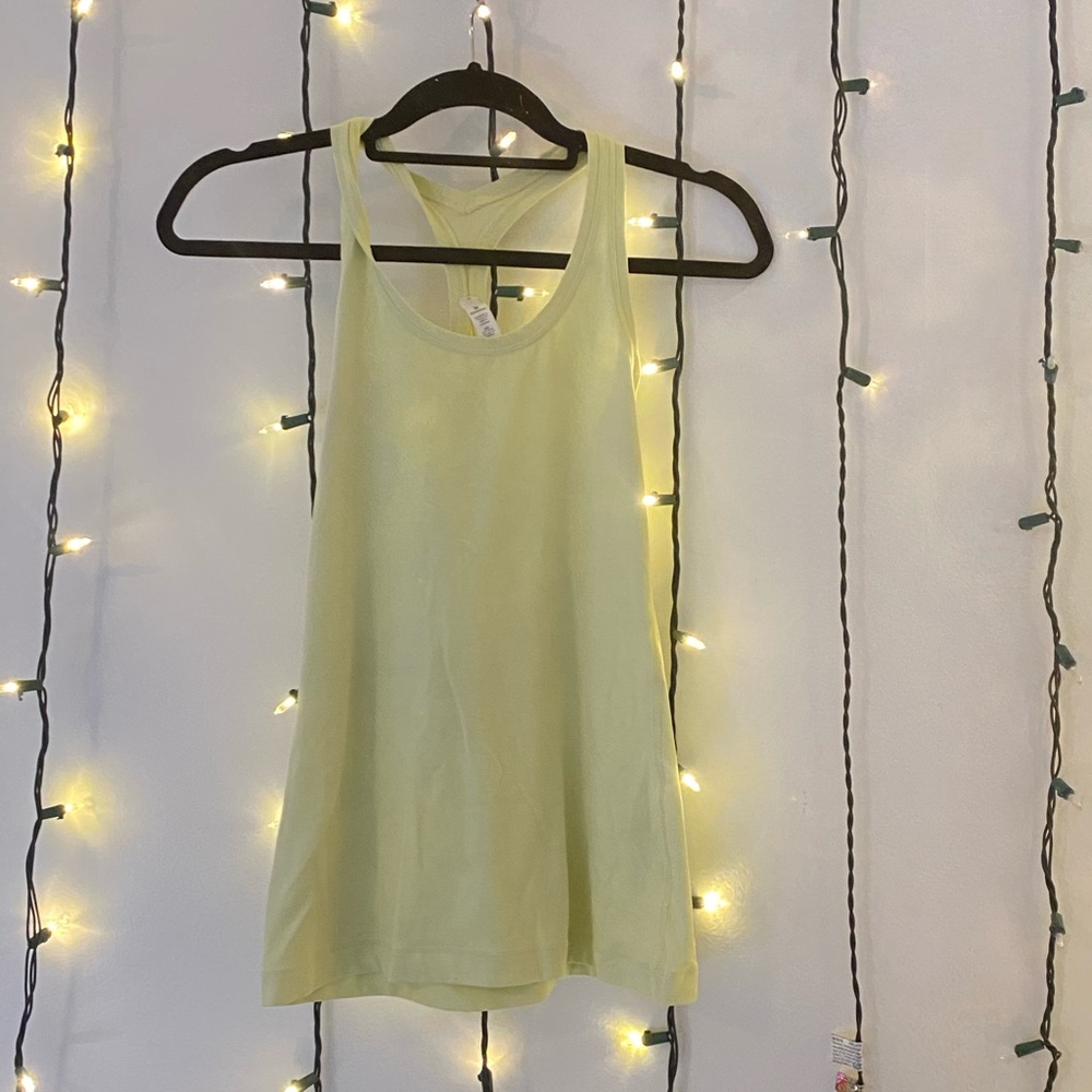 Lululemon cool racer back nulu size 6!